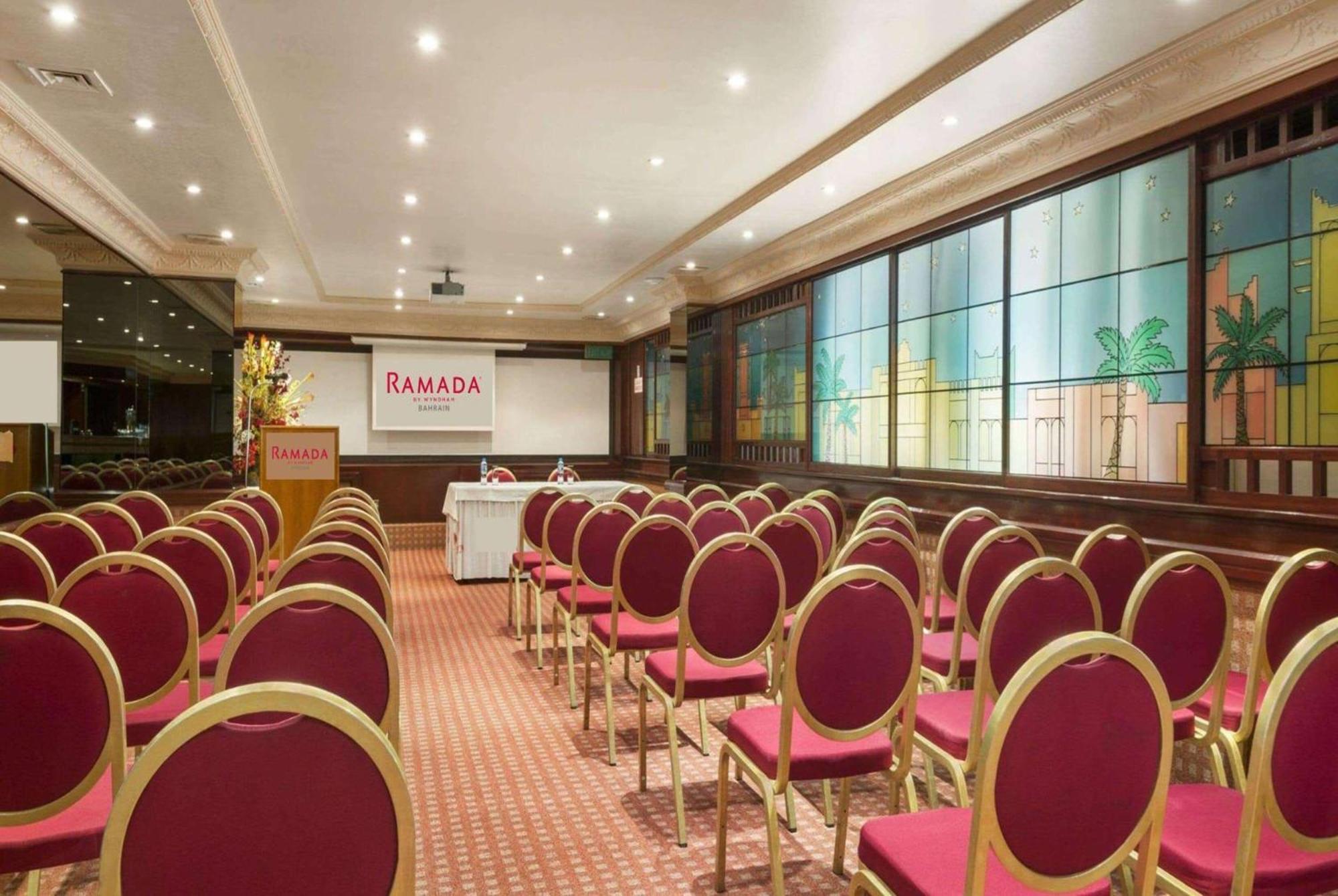 Hotel Ramada By Wyndham Bahrain Manama Exterior foto