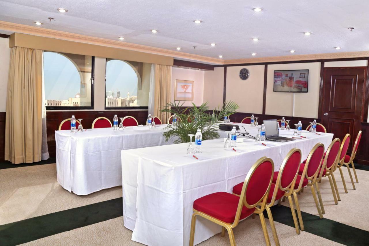 Hotel Ramada By Wyndham Bahrain Manama Exterior foto